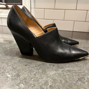 Tory Burch Lila Heel, Black Leather, Classic Size 8.5
